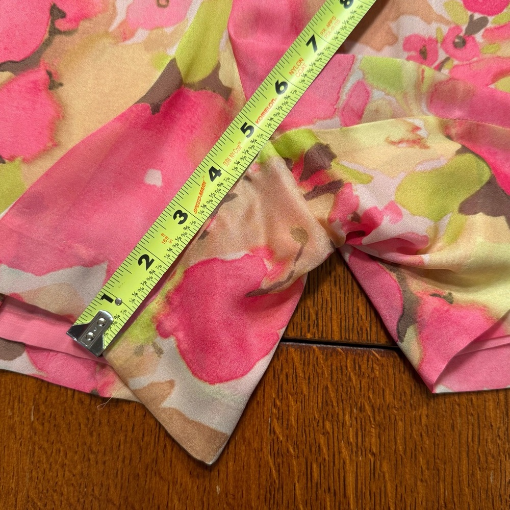 LOFT Mid-rise Pink and Green Floral Flowy Shorts - Picture 4 of 9